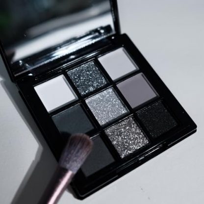 Sultry Glam 9-Color Smokey Eyeshadow Palette - Matte & Glitter Shades