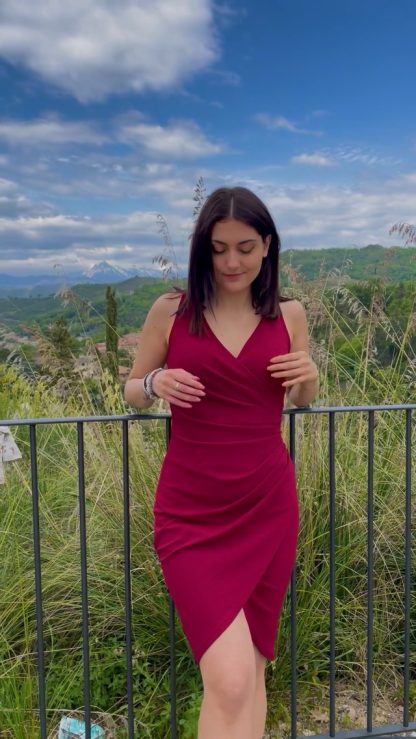 Chic & Comfortable V-Neck Bodycon Cocktail Dress - Image 7