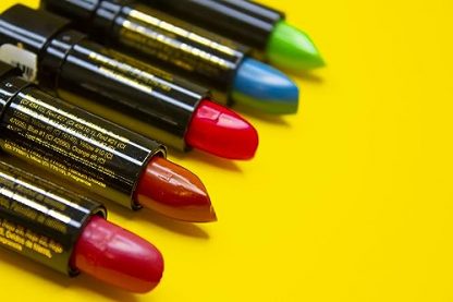Magical Color-Changing Lipstick with Long-Lasting Hydration - Image 3