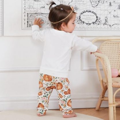 Adorable Pumpkin-Themed Winter Outfit for Baby Girls - Image 4