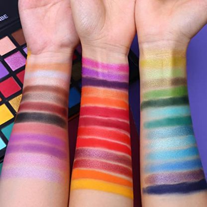 Spotlight 40-Color Eyeshadow Palette: Matte and Shimmer - Image 4