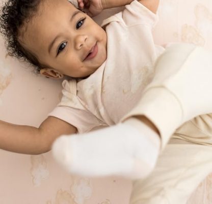 Unisex Baby 6-Piece Outfit Set in Organic Cotton - Image 4