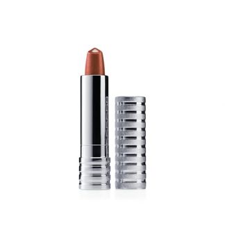 Luscious Hydrating Lipstick with a Sculpting Finish