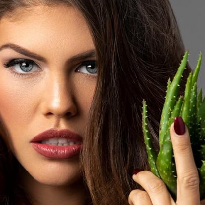 Magical Black-to-Wine Color-Changing Lipstick with Aloe Vera - Image 4