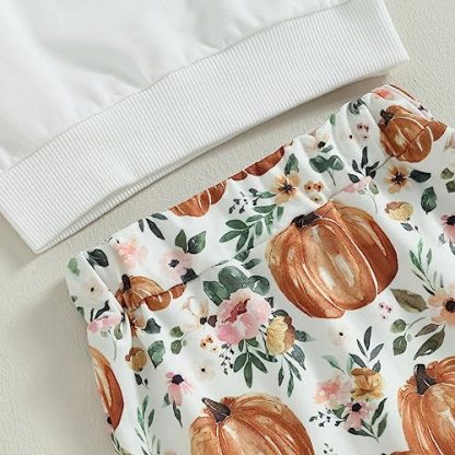 Adorable Pumpkin-Themed Winter Outfit for Baby Girls - Image 6