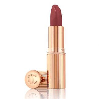 Matte Revolution - Long-Lasting Lipstick with Buildable Color