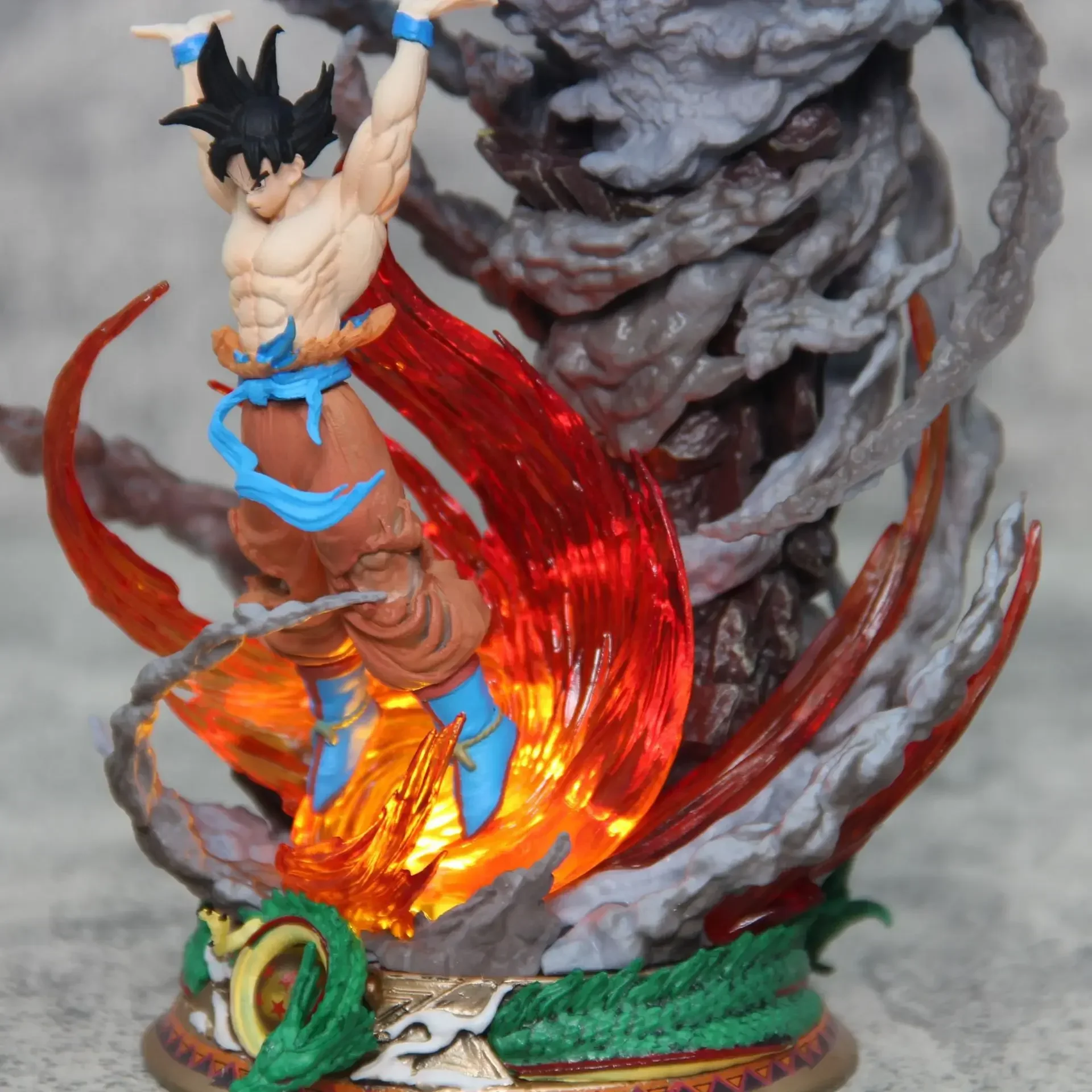 Dragon Ball Goku Luminous Figure 29cm - Image 4